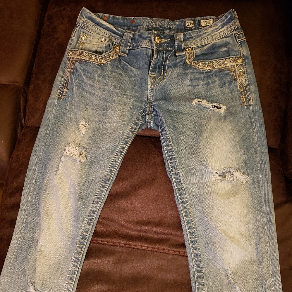 Miss Me Distressed Capris